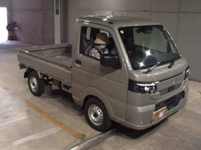 Nissan NT100 Clipper DR16T 2026